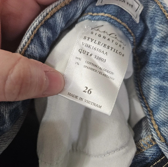 Kancan signature distressed light wash jeans! - Picture 7 of 7